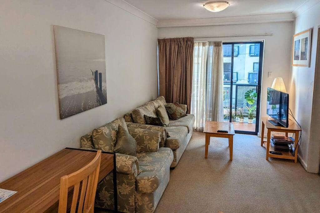 City & Lakeside With Free Parking, Pool And 10 Mins Walk Into The City パース エクステリア 写真