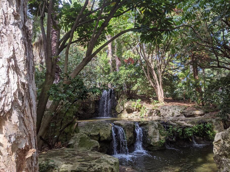 City & Lakeside With Free Parking, Pool And 10 Mins Walk Into The City パース エクステリア 写真